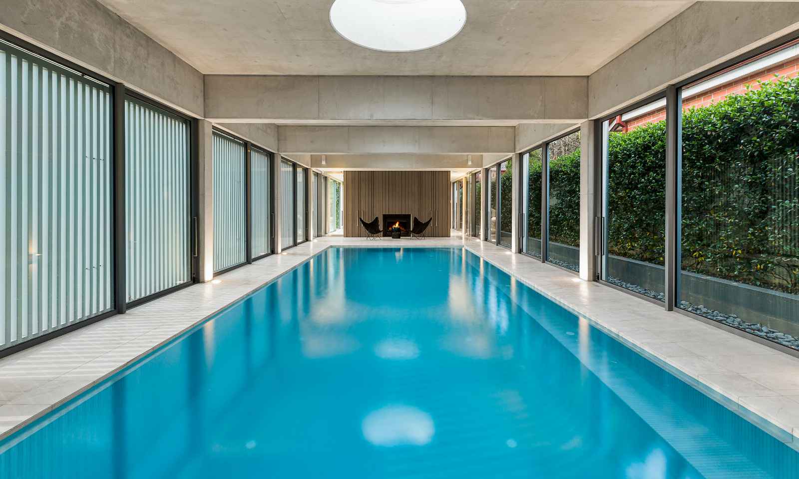 les couloirs de nage piscine intérieur